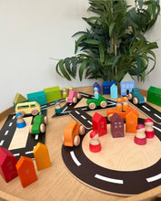Load image into Gallery viewer, Wooden Peg Doll Set (Bright)