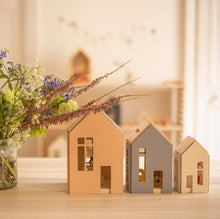 Load image into Gallery viewer, Babai Dollhouse on Magnets, L