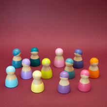 Load image into Gallery viewer, Wooden Peg Doll Set (Pastel)