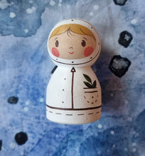 Load image into Gallery viewer, Astronaut Peg dolls
